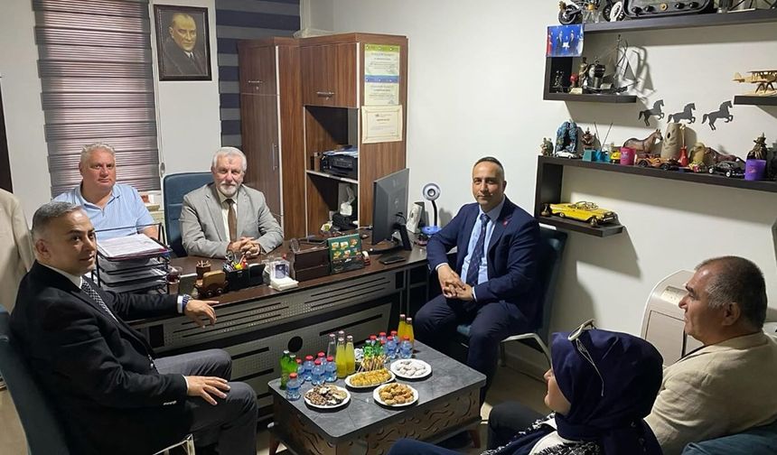CHP’lilerden Siyasi Parti Ziyaretleri