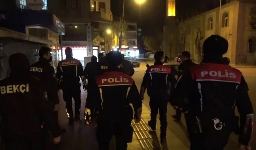 Emniyet, Aranan 17 Kişiyi Yakaladı