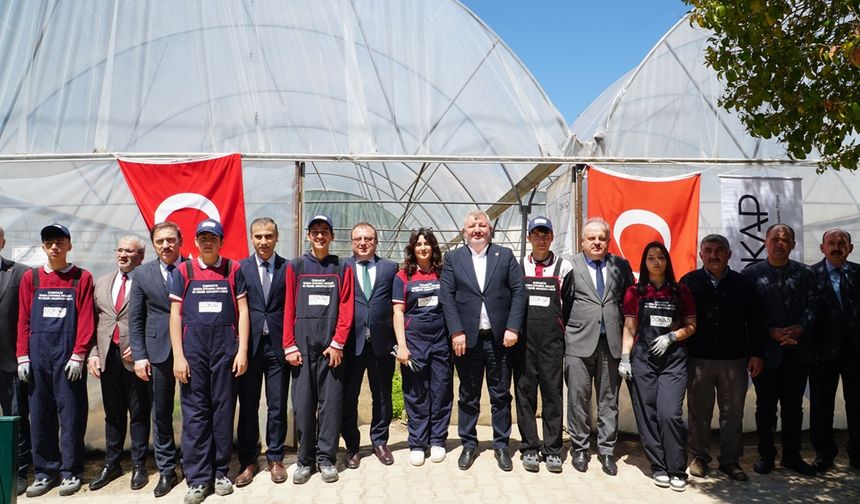 Okul Bahçesine Sera Kuruldu, Kuşkonmaz Yetiştirilecek