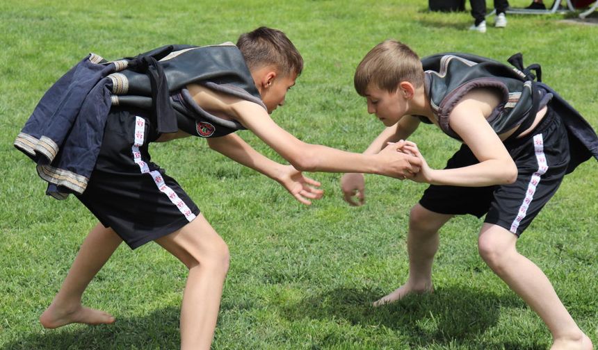 Okul Sporları Aba ve Karakucak Güreşleri Başladı