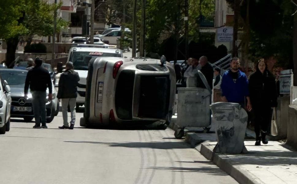 Trafik Kazasında Anne ve Kızı Yaralandı