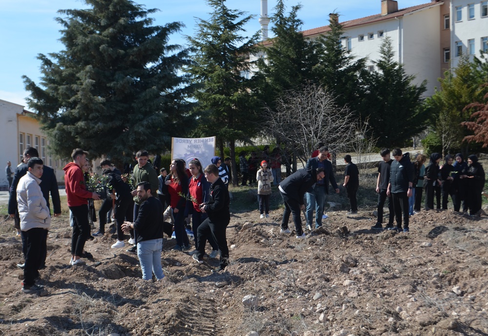 Çorum Örnek Oldu, Atıl Okul Bahçeleri Meyve Bahçesine Dönüşüyor (1)