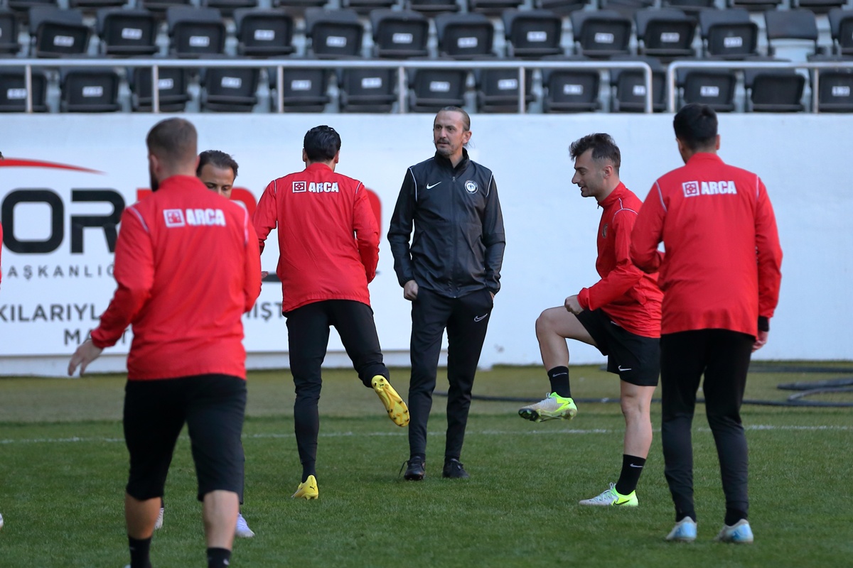 Tuncay Şanlı Takımla Ilk Antrenmana Çıktı (5)