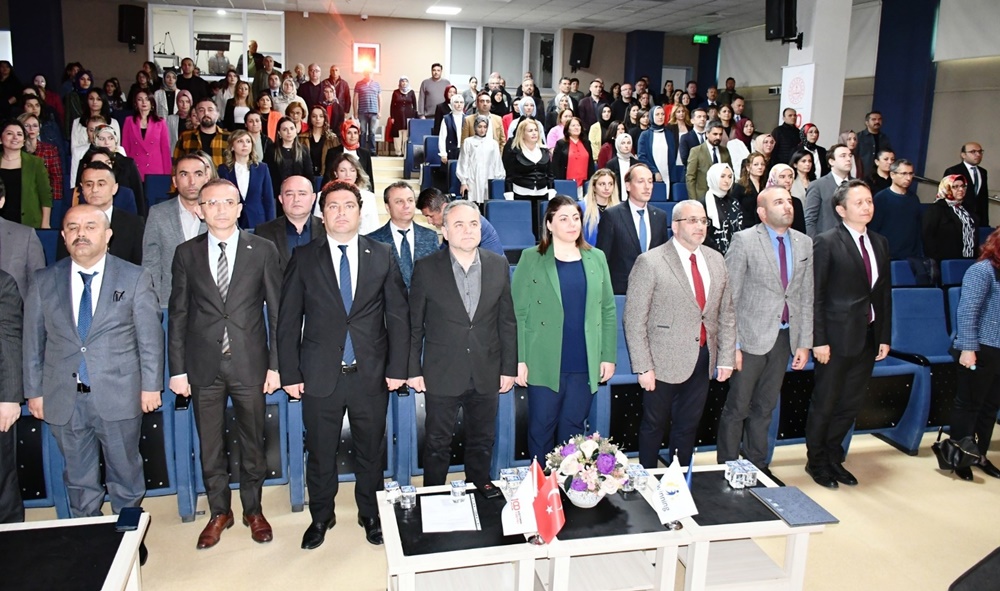 Başarılı Olan Öğretmen Ve Okullara Ödülleri Verildi (1)