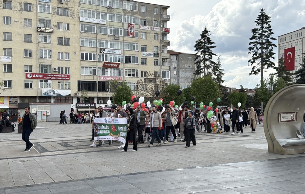 Filistin'deki Kardeşleri Için Balon Uçurdular (5)