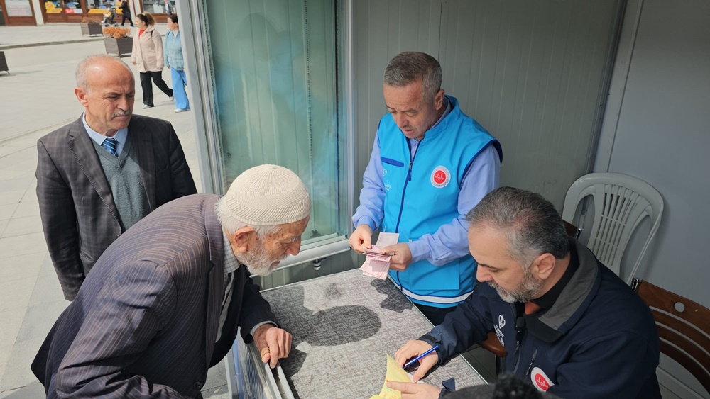 Kurban Bağışı Standı Hürriyet Meydanı’nda (2)