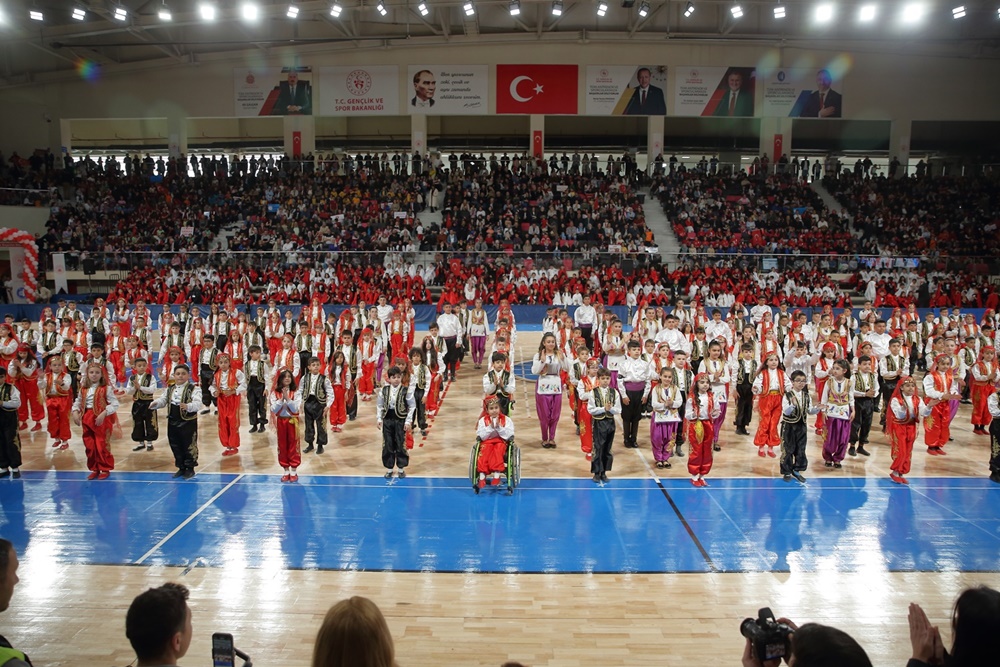 Minik Selenay Engelleri Aştı, Gösterisiyle Mest Etti (2)