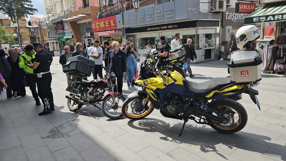 Polisi Dinlemedi, Kaza Yapıp Kaçtı (2)