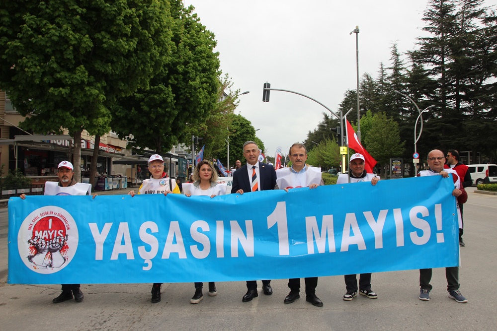 1 Mayıs’ı Ayrı Kutladılar (5)