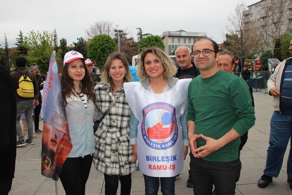 1 Mayıs’ı Ayrı Kutladılar (7)