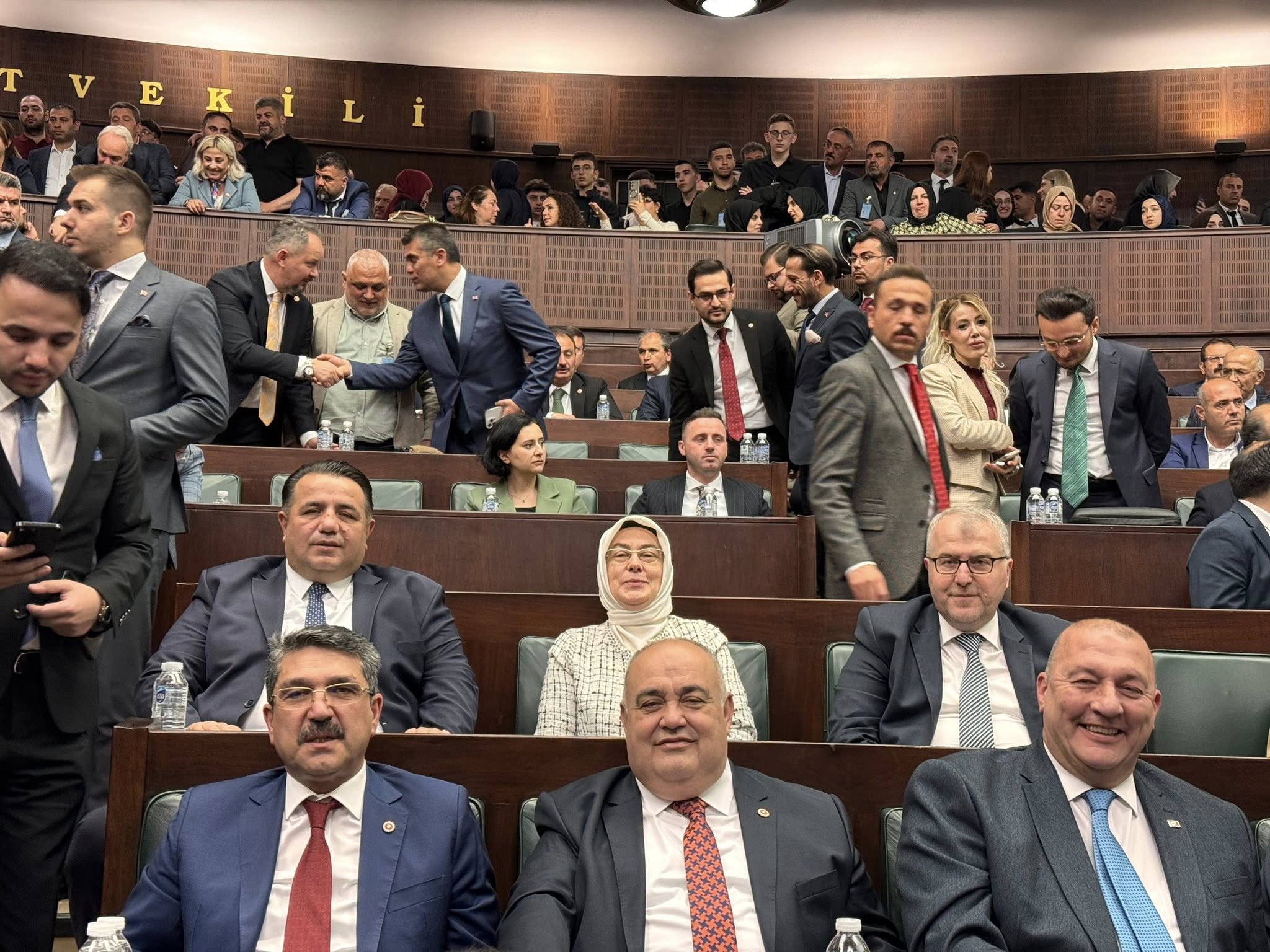 Ahlatcı Ve Kaya, Grup Toplantısında (2)