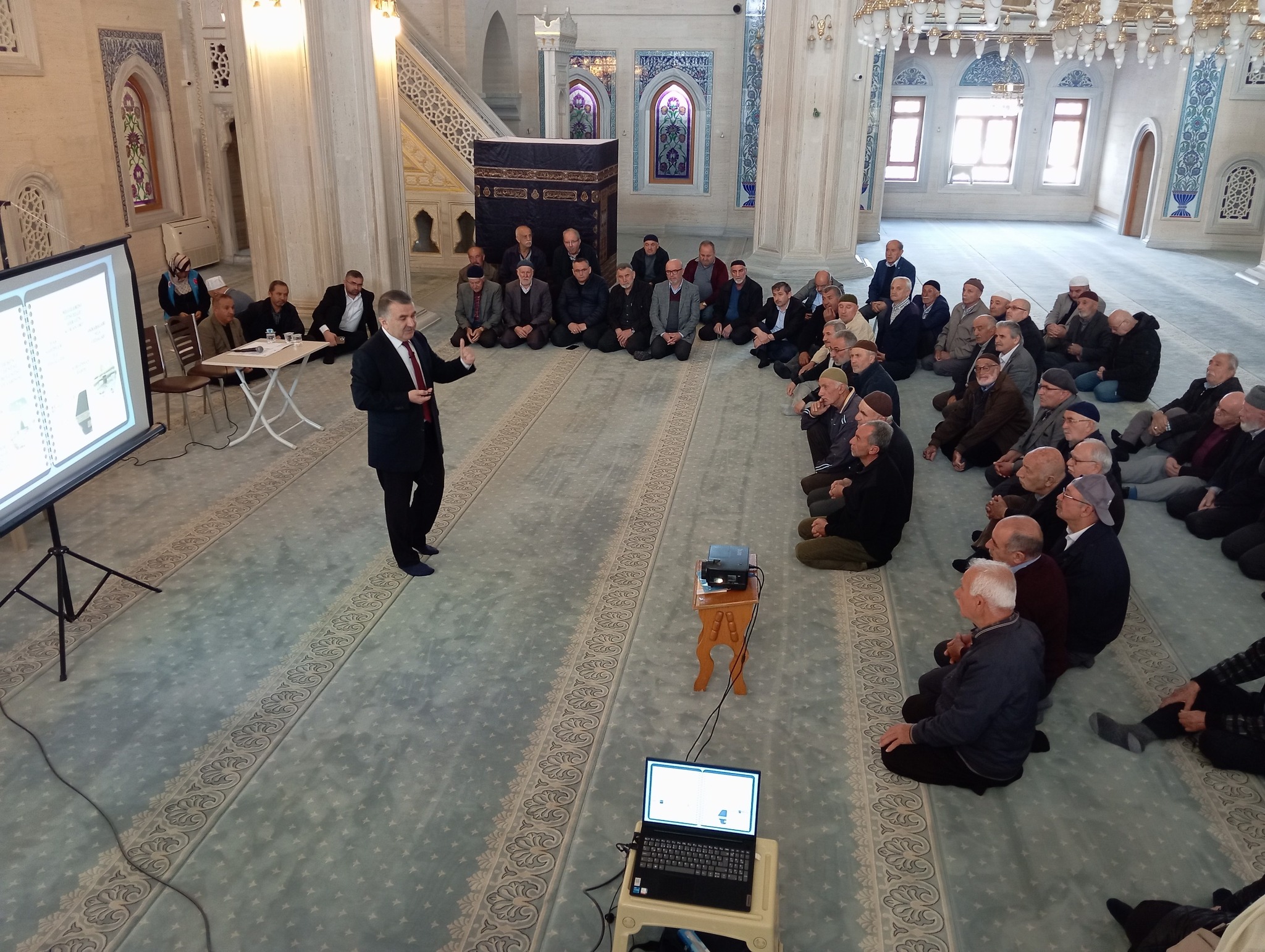 Hacı Adayları Bilgilendiriliyor (6)